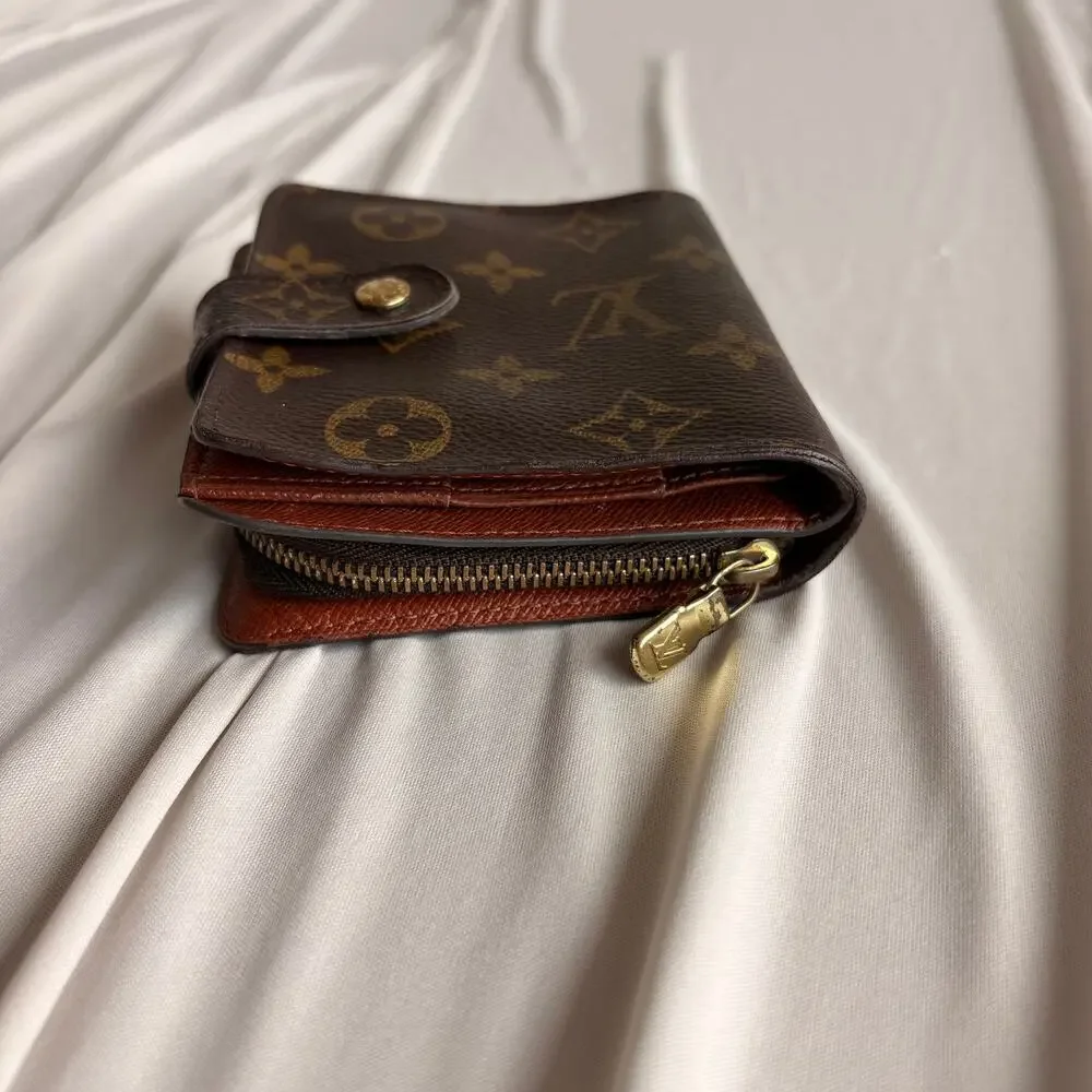 Louis Vuitton Monogram Snap Closure Bifold Wallet - Zip Coin Pocket